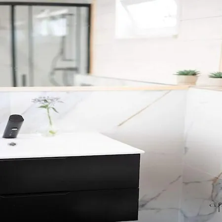 Comfortable Homes With A Summer Pool *