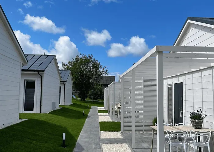 Comfortable Homes With A Summer Pool *